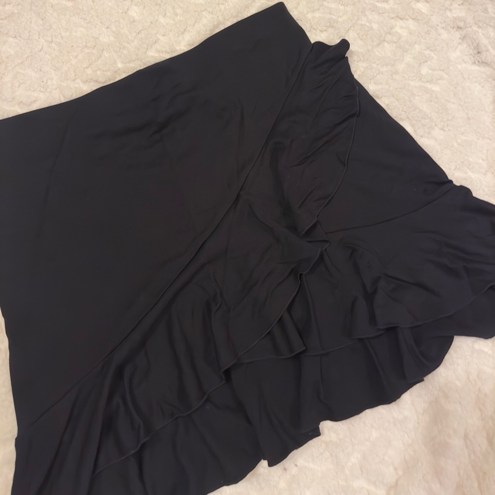H&M Black Ruffle Skirt - Picture 2 of 4